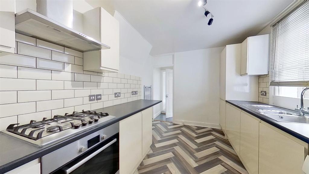 Ingelow-Road-Battersea-SW8-10232022 112551.jpg