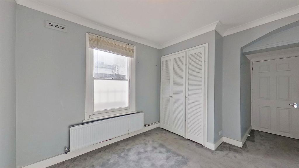 Ingelow-Road-Battersea-SW8-10232022 112821.jpg