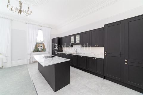 27b Belsize Square, London, NW3 4HU