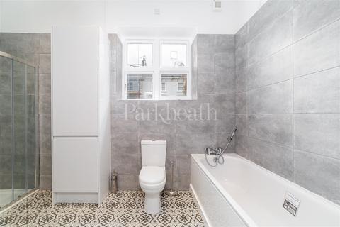 27b Belsize Square, London, NW3 4HU