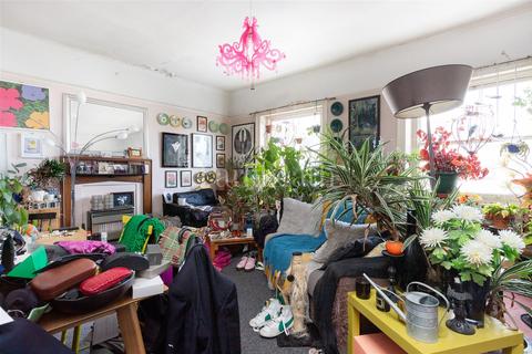 27c Belsize Square, London, NW3 4HU