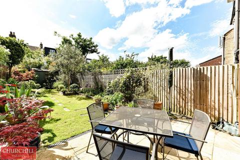 14 Hurst Road, London, E17 3BL