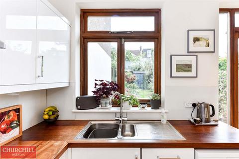 14 Hurst Road, London, E17 3BL