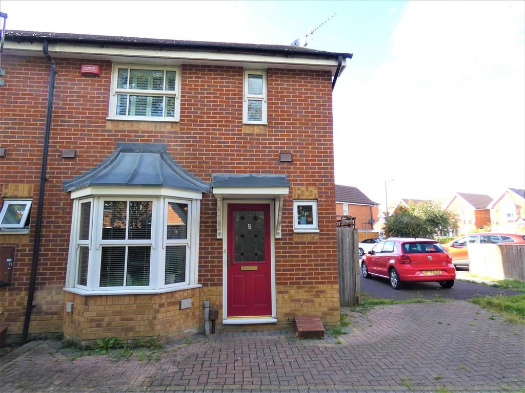 Hunters Way, Slough 2 bed end of terrace house £1,500 pcm (£346 pw)