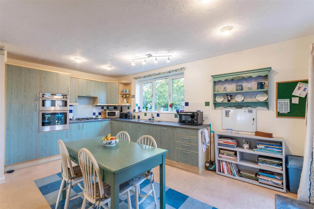 4 Hartington Avenue, Millhouses, S7 2LG 4 bed detached house £600,000