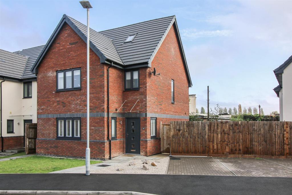 Lace Gardens, Ruddington, Nottingham 4 bed detached house for sale £430,000