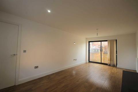 1 bedroom apartment to rent, Beech Oak Court, Snakes Lane East