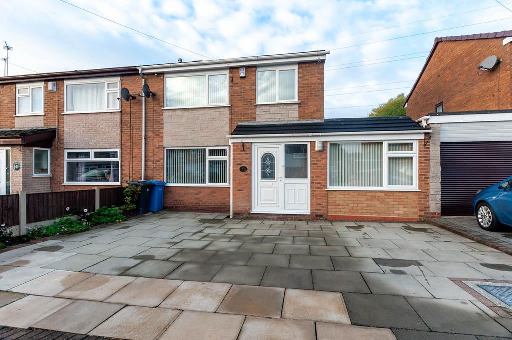 Poulton Crescent, Woolston, Warrington, WA1 4 bed semidetached house