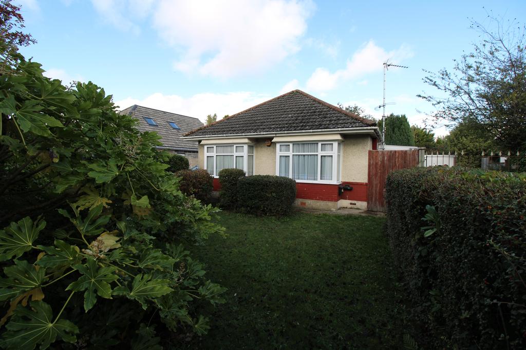 Francis Avenue, Bournemouth, 2 bed house £340,000