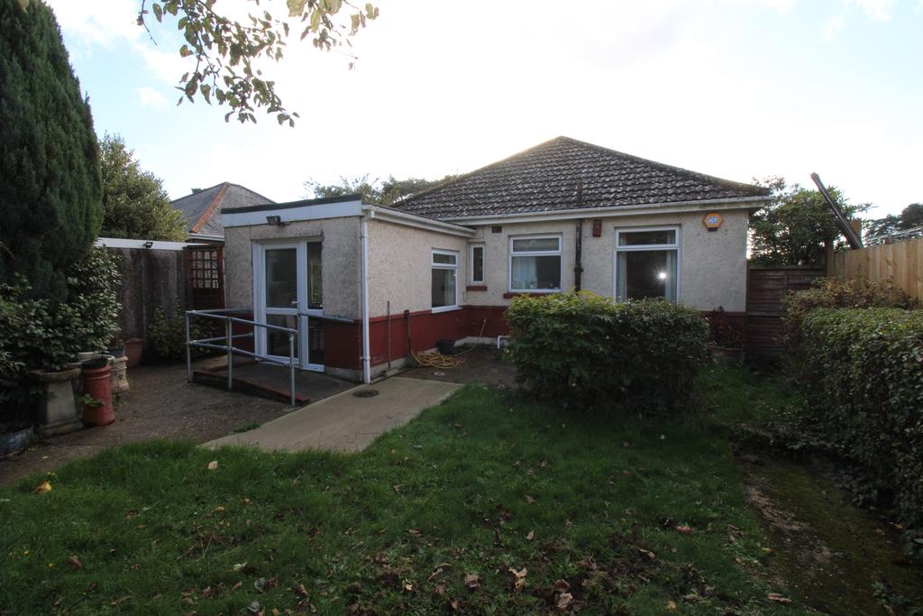 Francis Avenue, Bournemouth, 2 bed house £340,000