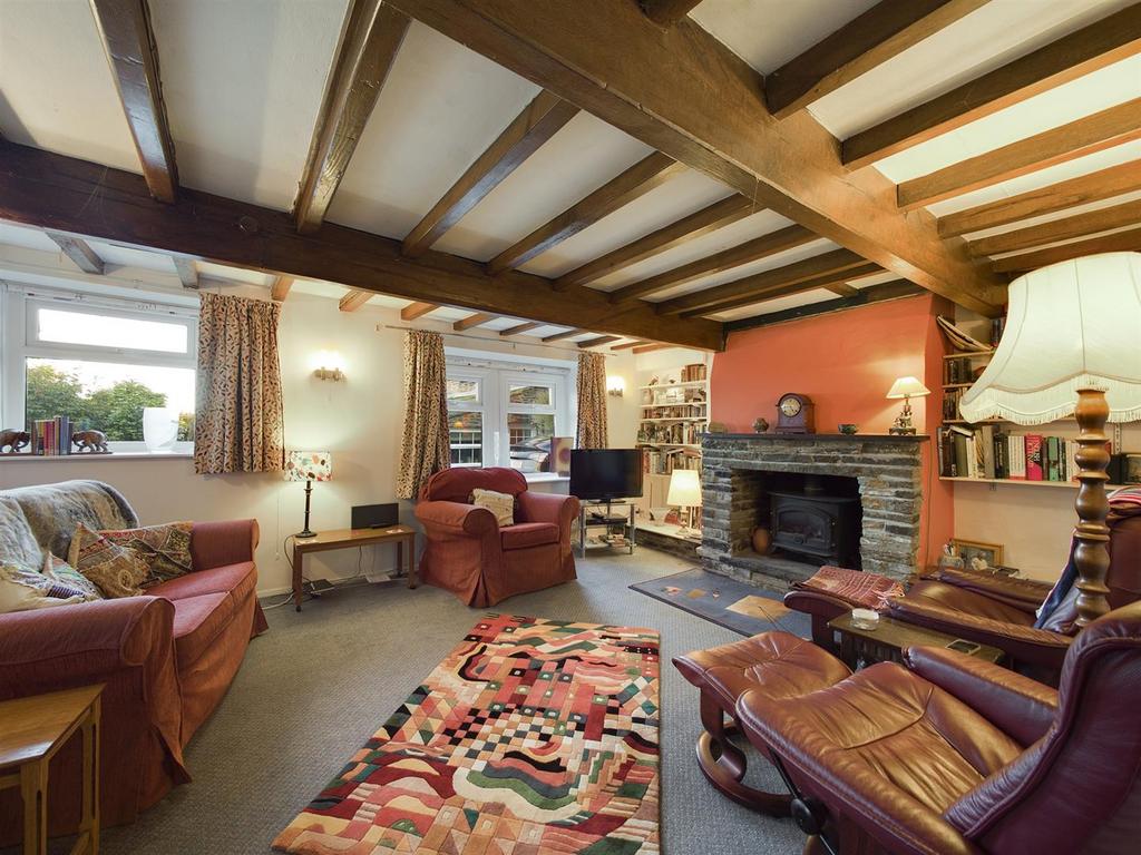 Top o'th' Town Farm, Stainland Road, Barkisland 9 bed detached house