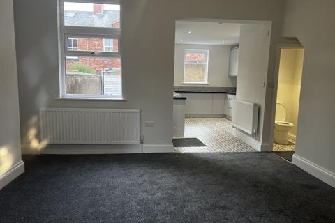 3 bedroom terraced house to rent, Belvedere Road, Dl1