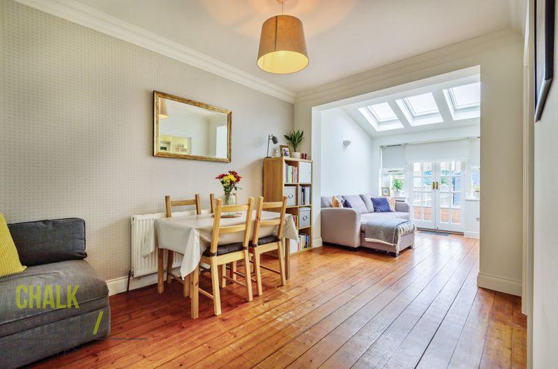 Craigdale Road, Hornchurch, RM11 3 bed terraced house for sale £500,000