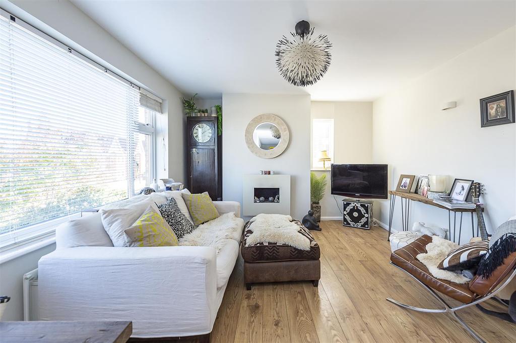 Rosebery Avenue, Harpenden 3 bed flat £735,000