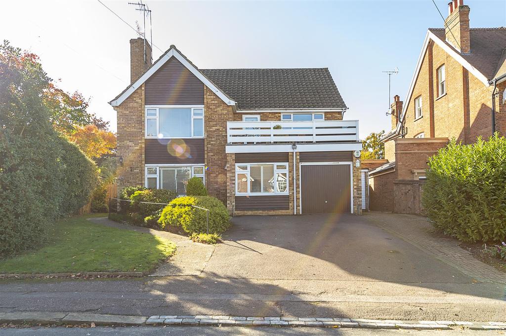 Rosebery Avenue, Harpenden 3 bed flat £695,000