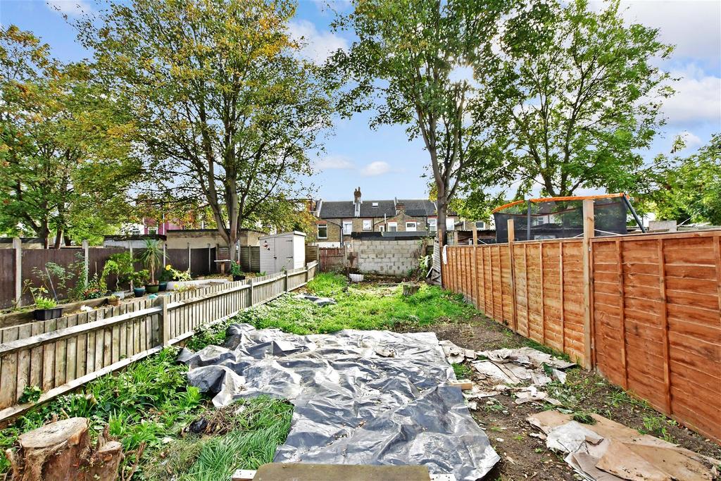 Grange Road, Ilford, Essex 3 bed terraced house £475,000