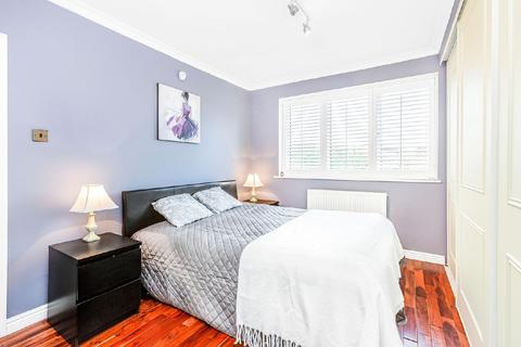 52 Ancaster Crescent, New Malden, KT3 6BE