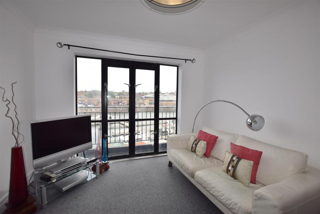 South Ferry Quay, Liverpool 1 bed apartment £725 pcm (£167 pw)