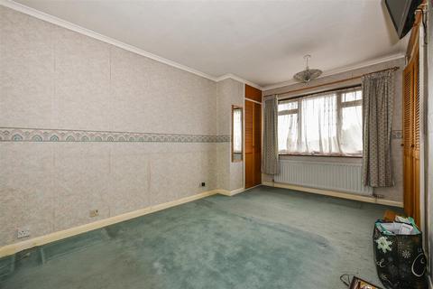 10 Beresford Close, Andover, SP10 2HN