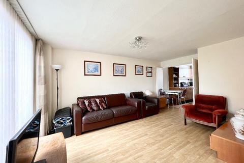 21 Honeysuckle Close, Romford, RM3 8XH