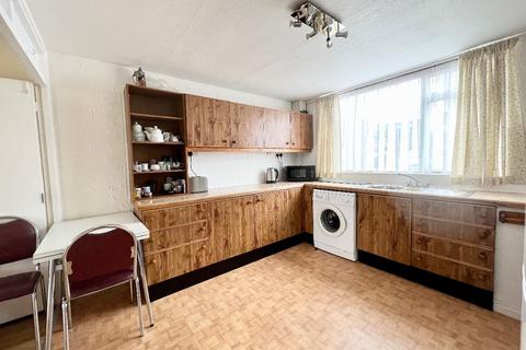 21 Honeysuckle Close, Romford, RM3 8XH