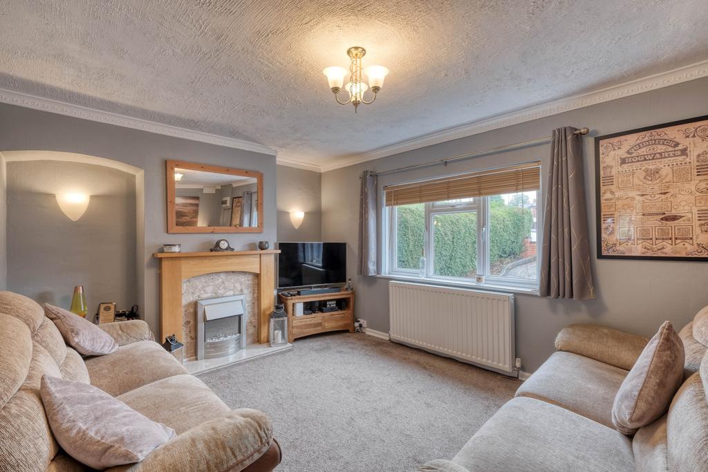 Elmdale Crescent, Northfield, Birmingham, B31 1SJ 3 bed semidetached