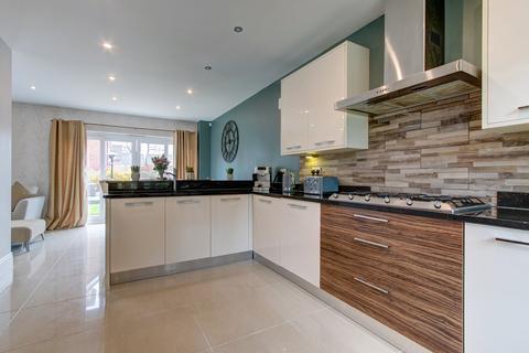 8 Barnard Close, Rednal, Birmingham, B45 9SZ