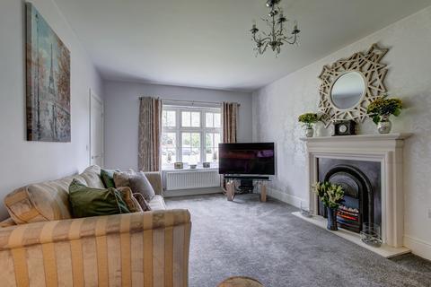 8 Barnard Close, Rednal, Birmingham, B45 9SZ