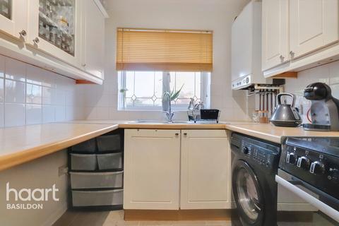 28 Brooklands Park, Laindon, Basildon, SS15 6BE
