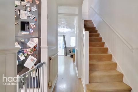 28 Brooklands Park, Laindon, Basildon, SS15 6BE