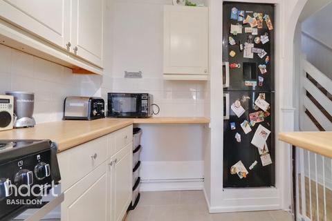 28 Brooklands Park, Laindon, Basildon, SS15 6BE