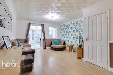 28 Brooklands Park, Laindon, Basildon, SS15 6BE