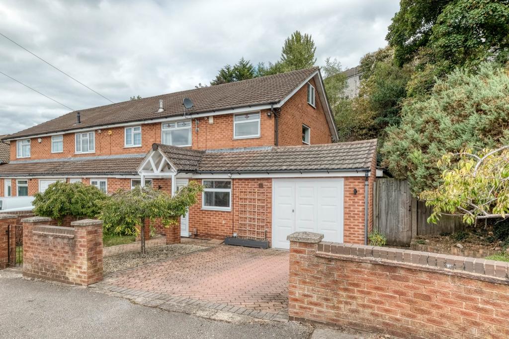 Leach Green Lane, Rednal, B45 9BJ 4 bed end of terrace house £299,950