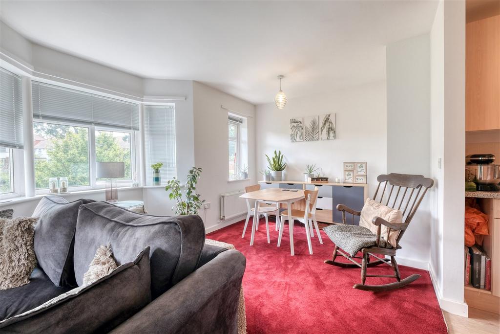 Bell Court, Northfield, Birmingham... 2 bed flat £145,000