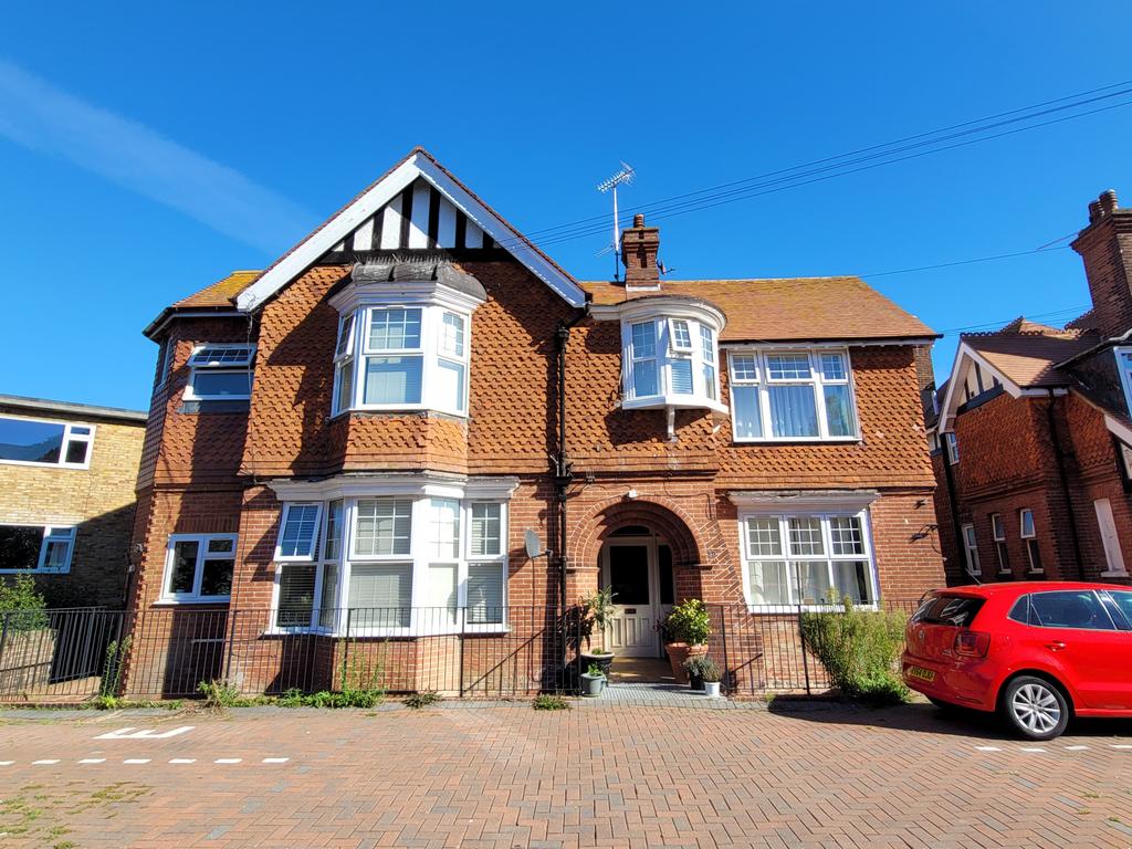 Lewes Road, Eastbourne, BN21 1 bed flat - £825 pcm (£190 pw)