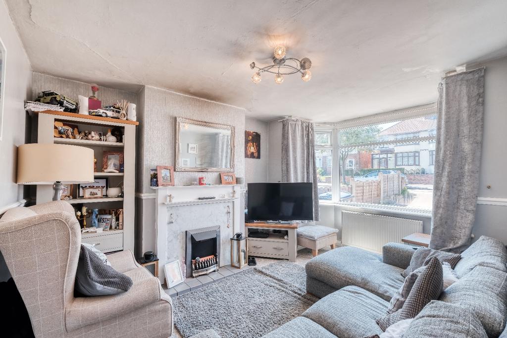 Farren Road, Northfield Birmingham... 3 bed semidetached house £240,000