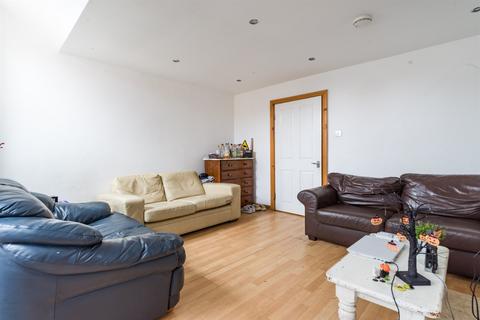 6 bedroom property to rent, Myrtle Grove, Newcastle Upon Tyne