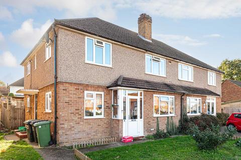 2 bedroom maisonette to rent, Alsom Avenue, Worcester Park