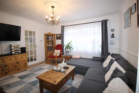 2 Ampleforth Way, Darlington, DL3 9SG