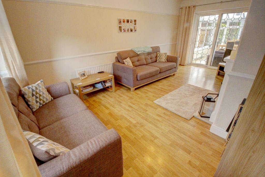 Raby Drive, Wirral, CH46 3 bed semidetached house for sale £185,000