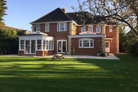 3 Greyfriars, Hutton, Brentwood, CM13 2XB