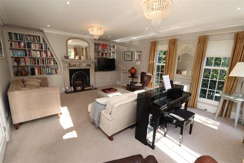 3 Greyfriars, Hutton, Brentwood, CM13 2XB