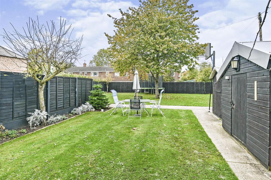 De Mauley Place, Stockton On The Forest, York 4 bed semidetached house