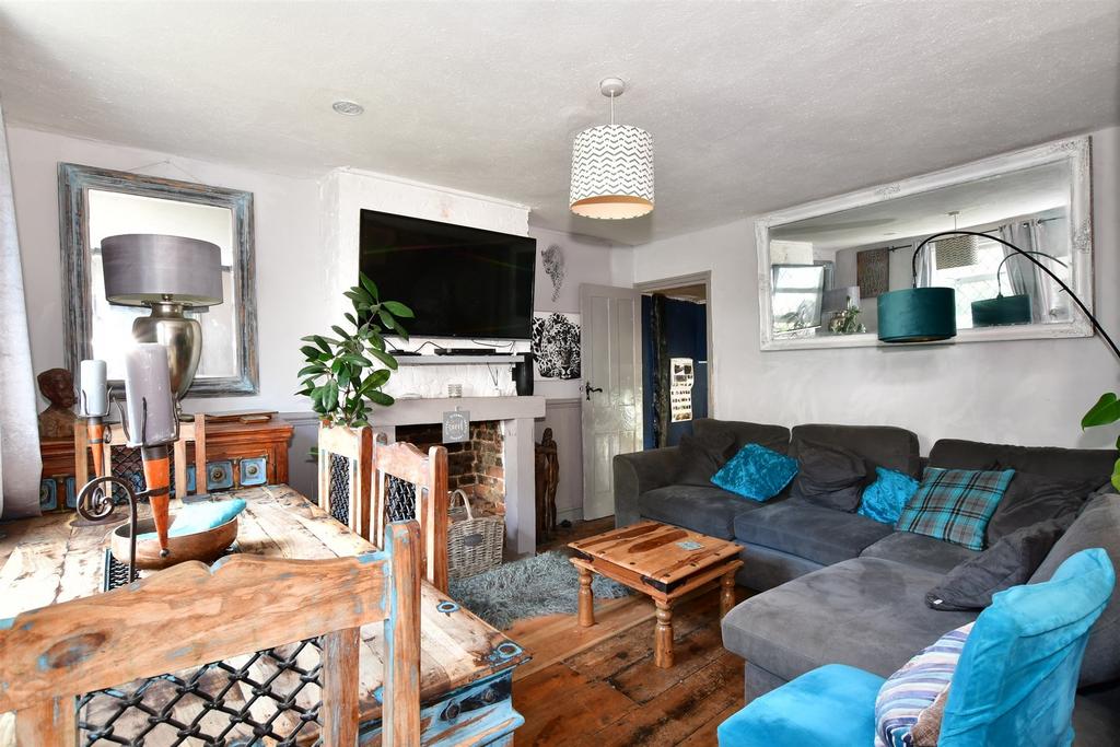 Upper Luton Road, Chatham, Kent 3 bed semidetached house for sale £275,000