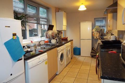 5 bedroom terraced house to rent, Rookery Road, Selly Oak, Birmingham, B29 7DQ
