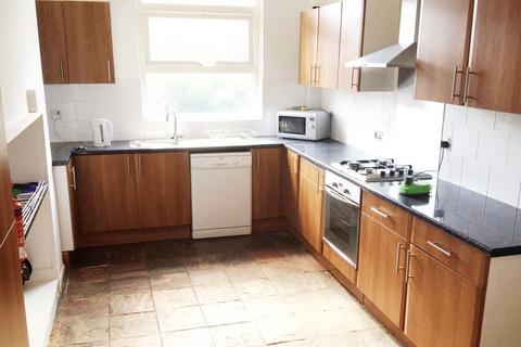 6 bedroom semi-detached house to rent, Swinbourne Grove, Manchester, Greater Manchester, M20