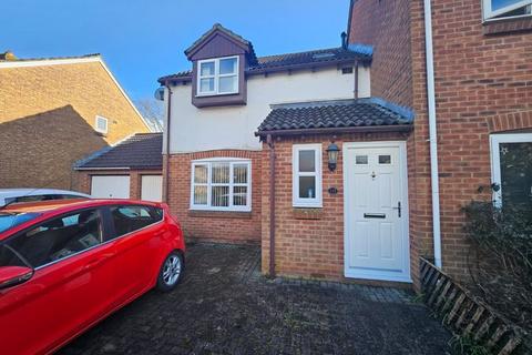 3 bedroom semi-detached house to rent, Winsbury Way, Bristol