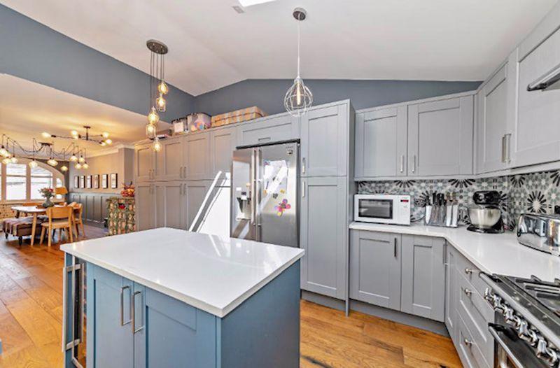 Wardown Crescent, Luton 5 bed semidetached house for sale £650,000