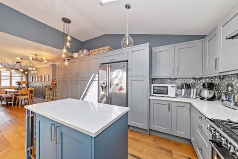 70 Wardown Crescent, Luton, LU2 7JT