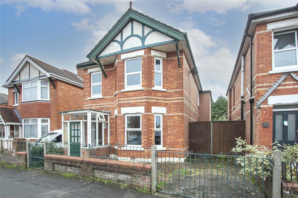 Evelyn Road, Moordown, Bournemouth, BH9 4 bed detached house £425,000